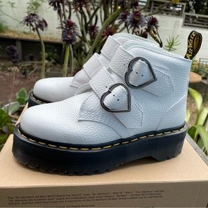 Dr Martens Devon Heart Leather Platform